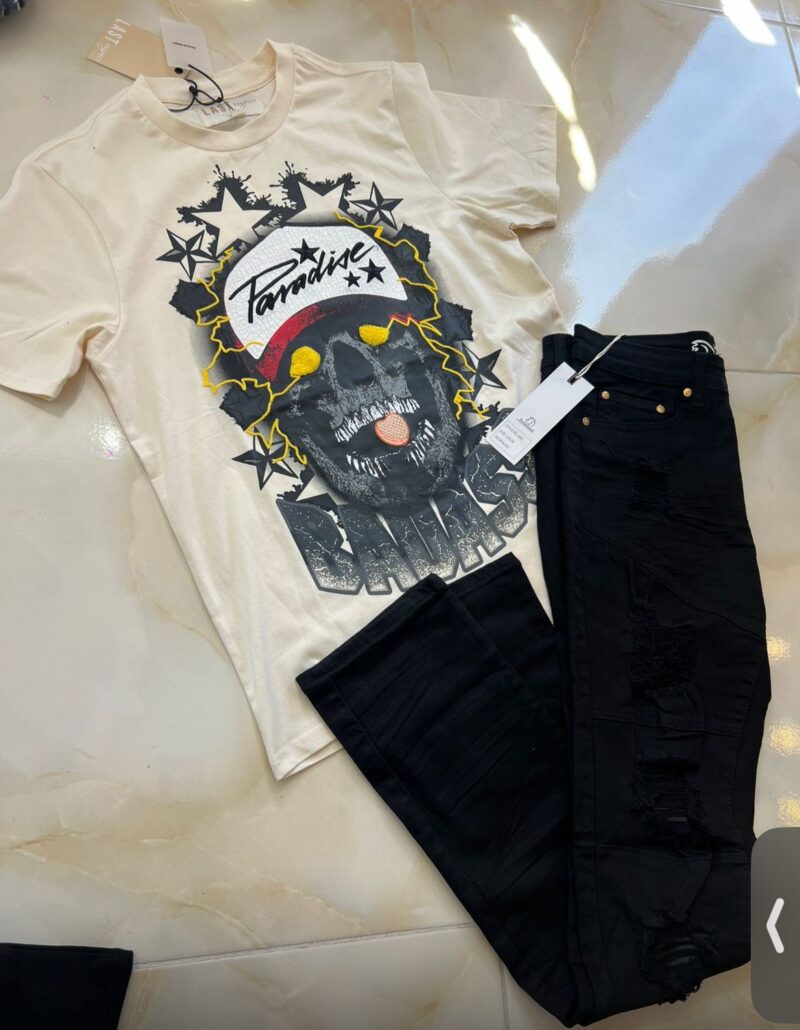 Graphics T-shirt with black jeans